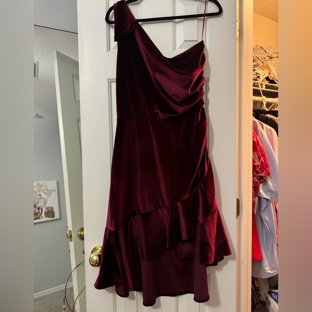 Red one shoulder velvet dress